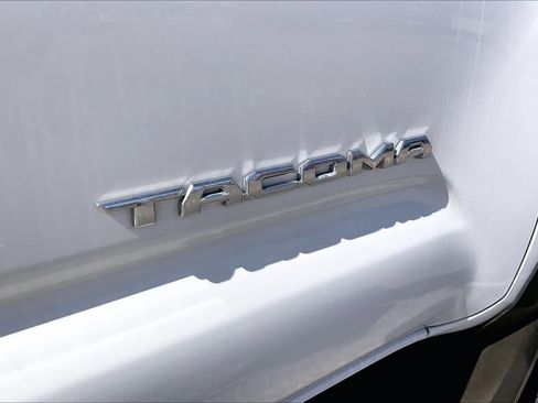 Used 2019 Toyota Tacoma TRD Off-Road image 9