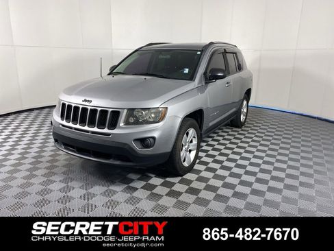 Used 2015 Jeep Compass Sport w/ Power Value Group AWD/4WD image 3