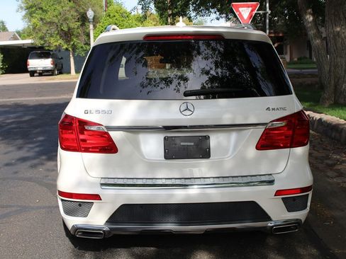 Used 2015 Mercedes-Benz GL 550 4MATIC image 5