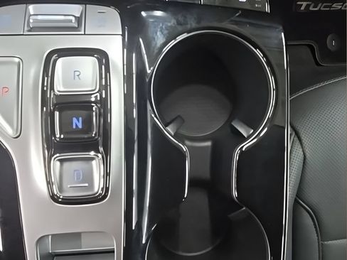 Certified 2024 Hyundai Tucson Limited AWD/4WD image 36