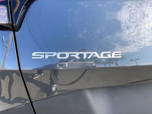 Used 2024 Kia Sportage LX FWD image 8