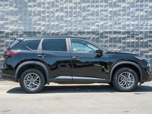 Used 2024 Nissan Rogue S AWD/4WD image 4
