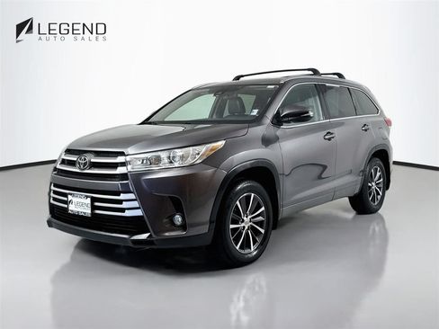 Used 2018 Toyota Highlander XLE AWD/4WD image 1