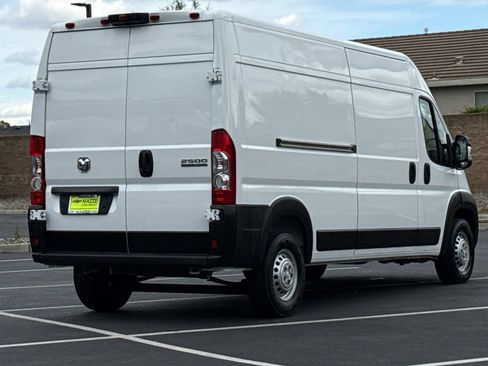 Used 2026 RAM ProMaster 2500 w/ Convenience Group FWD image 8
