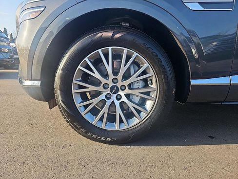 Used 2025 Genesis GV80 2.5T Standard image 9