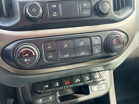 Used 2019 Chevrolet Colorado Z71 AWD/4WD image 15