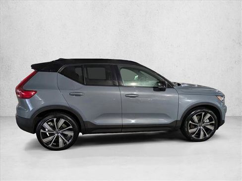 Used 2021 Volvo XC40 P8 Recharge image 4