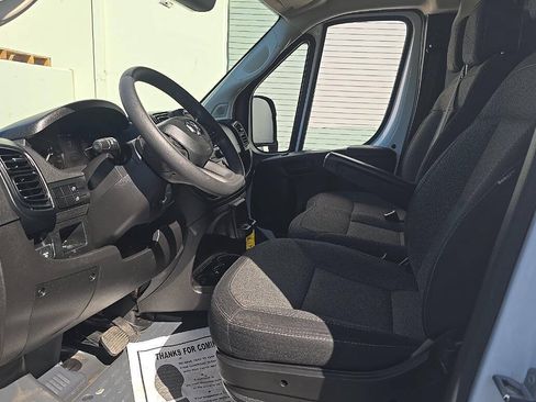 Used 2024 RAM ProMaster 2500 FWD image 9