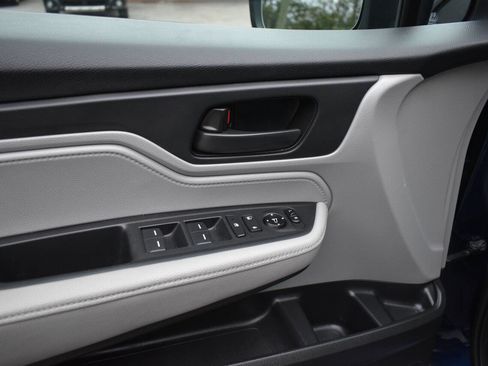 Used 2020 Honda Odyssey EX image 17