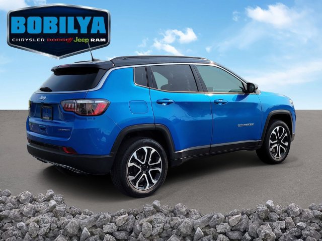Used 2023 Jeep Compass Limited AWD/4WD image 3
