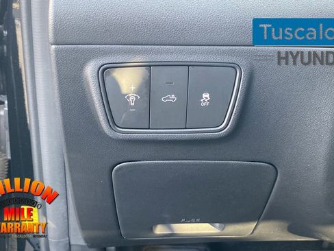 Used 2022 Hyundai Santa Cruz SEL Premium image 15