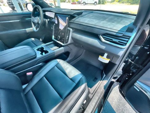 New 2026 GMC Acadia Elevation w/ Elevation Premium Package FWD image 38