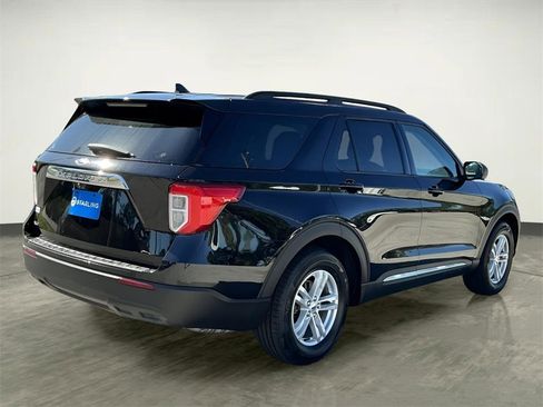 Certified 2022 Ford Explorer XLT image 9