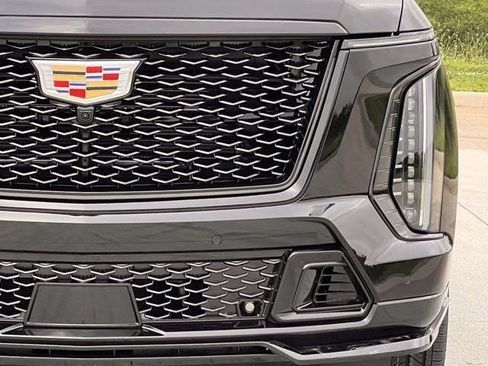 New 2026 Cadillac Escalade V AWD/4WD image 8