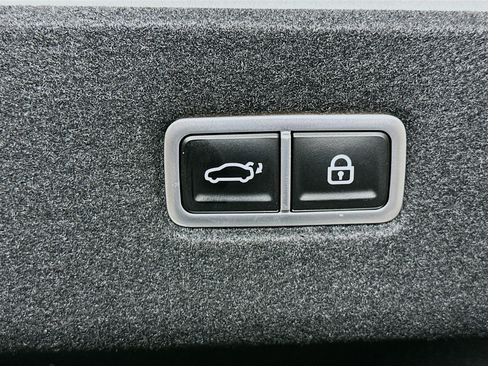 Used 2024 Hyundai Ioniq 6 Limited image 30