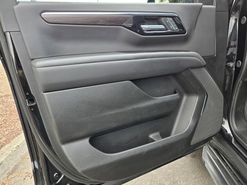 Used 2025 Chevrolet Tahoe LT AWD/4WD image 13