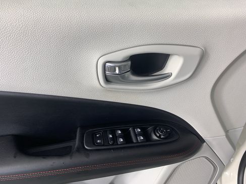 Used 2019 Jeep Compass Limited FWD image 15