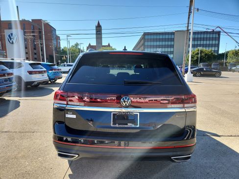 New 2026 Volkswagen Atlas SE image 4