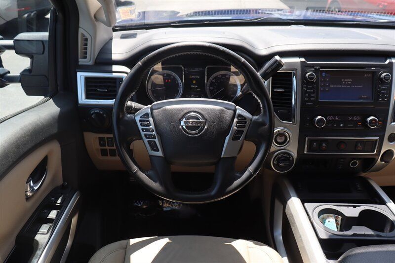 Used 2017 Nissan Titan SV AWD/4WD image 10