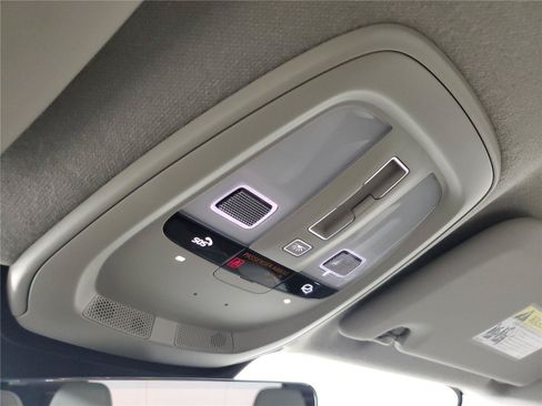 Certified 2025 Volvo XC40 B5 Plus AWD/4WD image 30