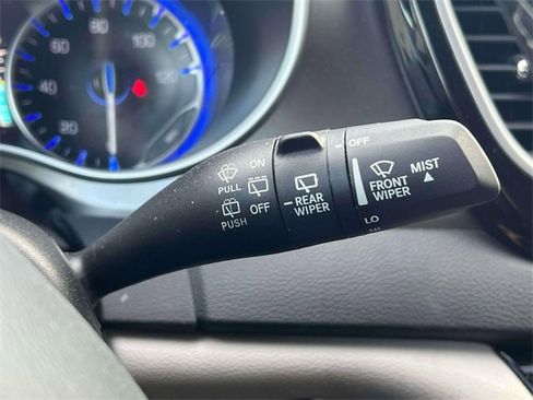 Used 2023 Chrysler Pacifica Touring-L image 20