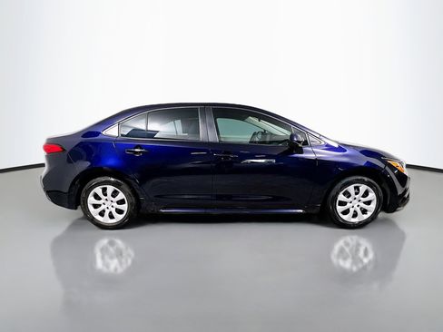 Used 2022 Toyota Corolla LE FWD image 3