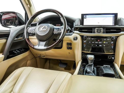 Used 2018 Lexus LX 570 4WD image 24