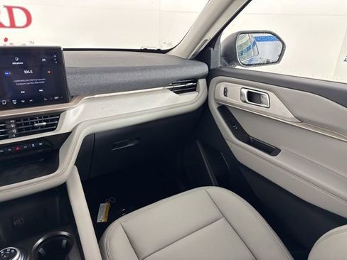New 2026 Ford Explorer Active w/ Active Comfort Package image 13