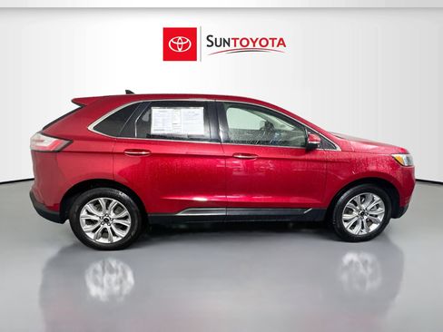 Used 2023 Ford Edge Titanium image 2