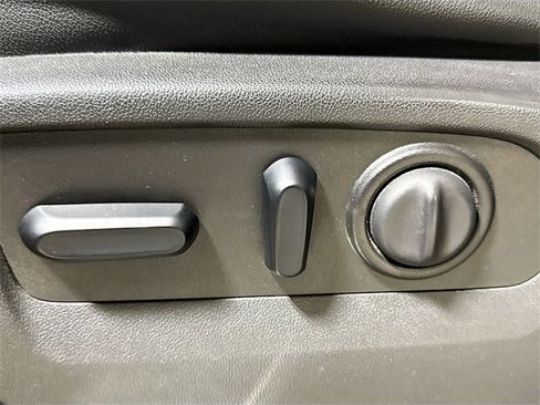 Used 2019 Chevrolet Silverado 1500 LTZ image 20