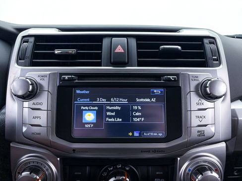 Used 2018 Toyota 4Runner SR5 AWD/4WD image 7