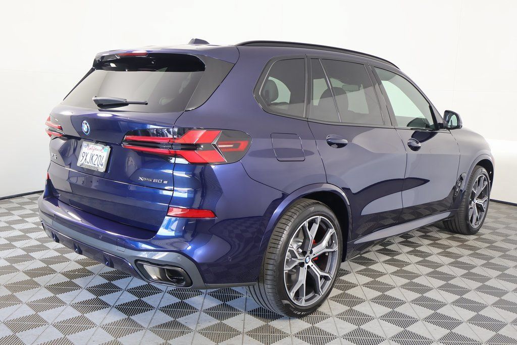 Used 2026 BMW X5 xDrive50e w/ M Sport Package AWD/4WD image 4