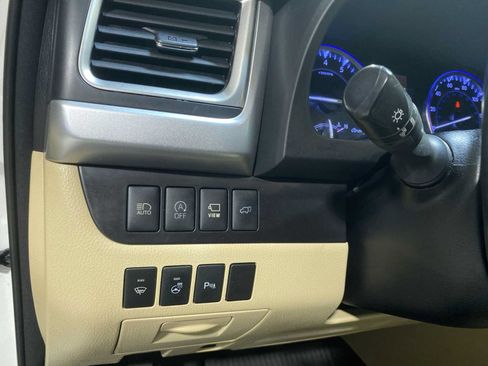 Used 2018 Toyota Highlander Limited Platinum AWD/4WD image 24