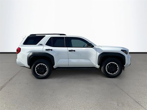 Used 2025 Toyota 4Runner TRD Off-Road image 8