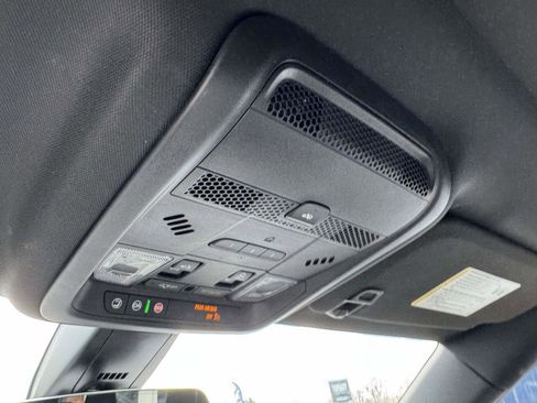 Used 2023 Cadillac XT6 Premium Luxury image 18