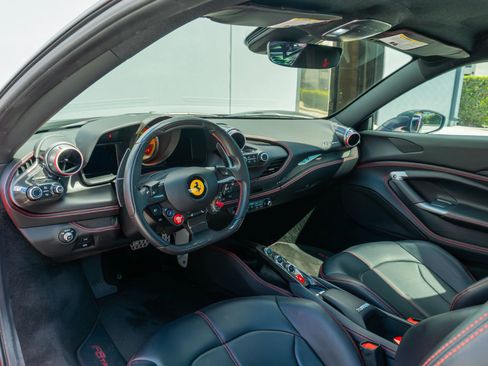 Used 2021 Ferrari F8 Tributo image 14