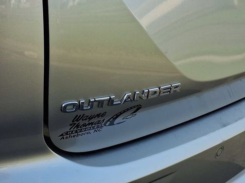 Used 2022 Mitsubishi Outlander SE AWD/4WD image 30
