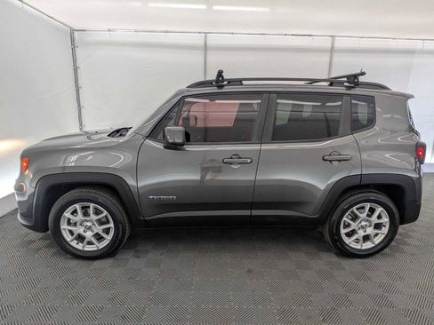 Used 2019 Jeep Renegade Latitude FWD image 3