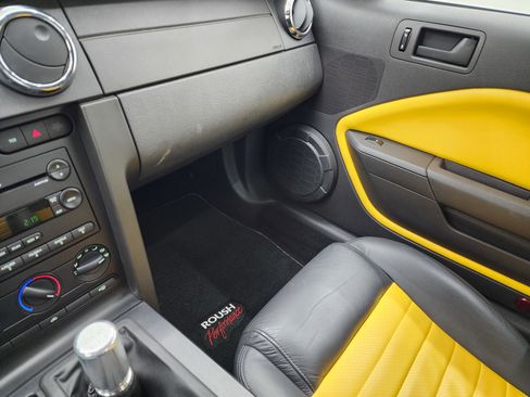 Used 2005 Ford Mustang GT image 12