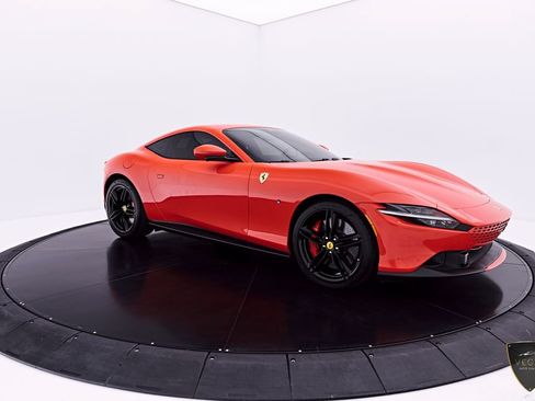 Used 2021 Ferrari Roma RWD image 20