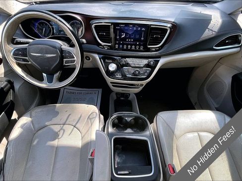 Used 2019 Chrysler Pacifica Limited FWD image 14