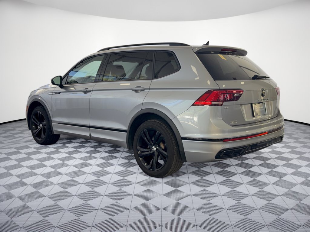 Certified 2024 Volkswagen Tiguan SE R-Line FWD image 3