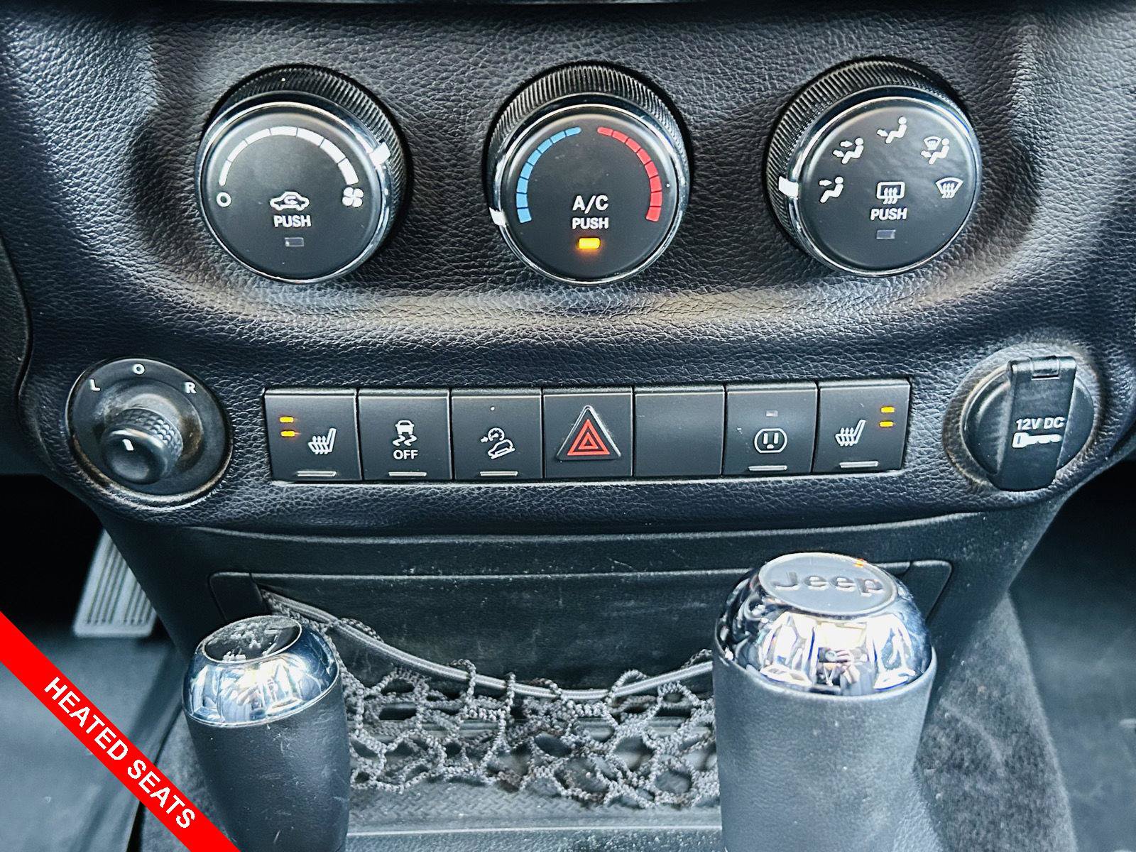 Used 2017 Jeep Wrangler Sahara w/ Connectivity Group AWD/4WD image 4