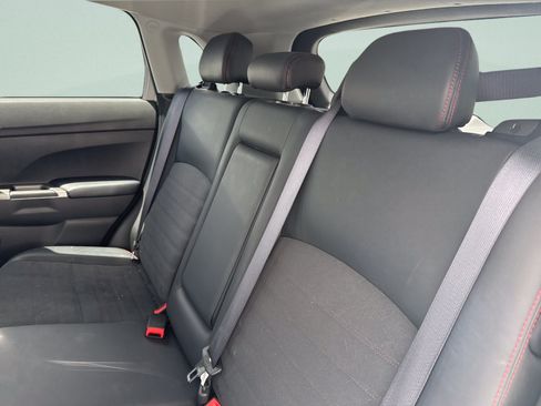 Used 2025 Mitsubishi Outlander Sport AWD image 27