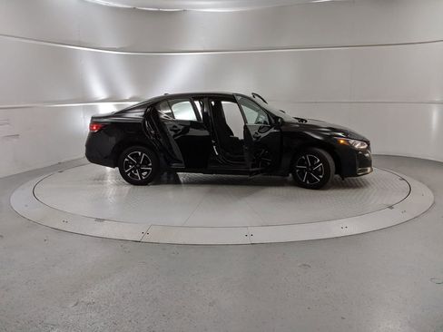 Used 2024 Nissan Sentra SV image 8