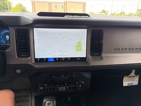 Used 2025 Ford Bronco Outer Banks AWD/4WD image 18