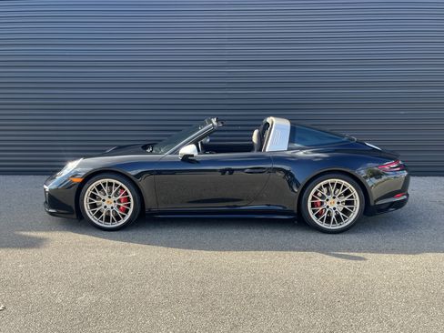 Certified 2019 Porsche 911 Targa 4 GTS image 2