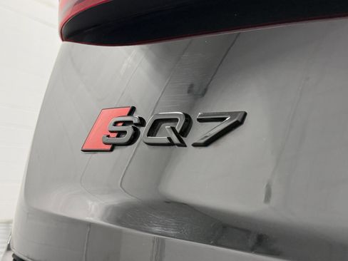Used 2023 Audi SQ7 Prestige w/ Sport Package AWD/4WD image 12