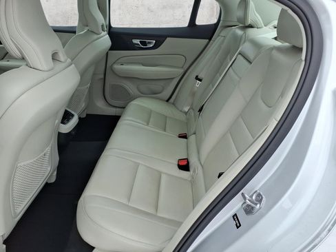 Used 2022 Volvo S60 B5 Inscription FWD image 8