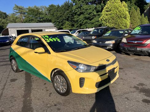Used 2019 Kia Rio S FWD image 5